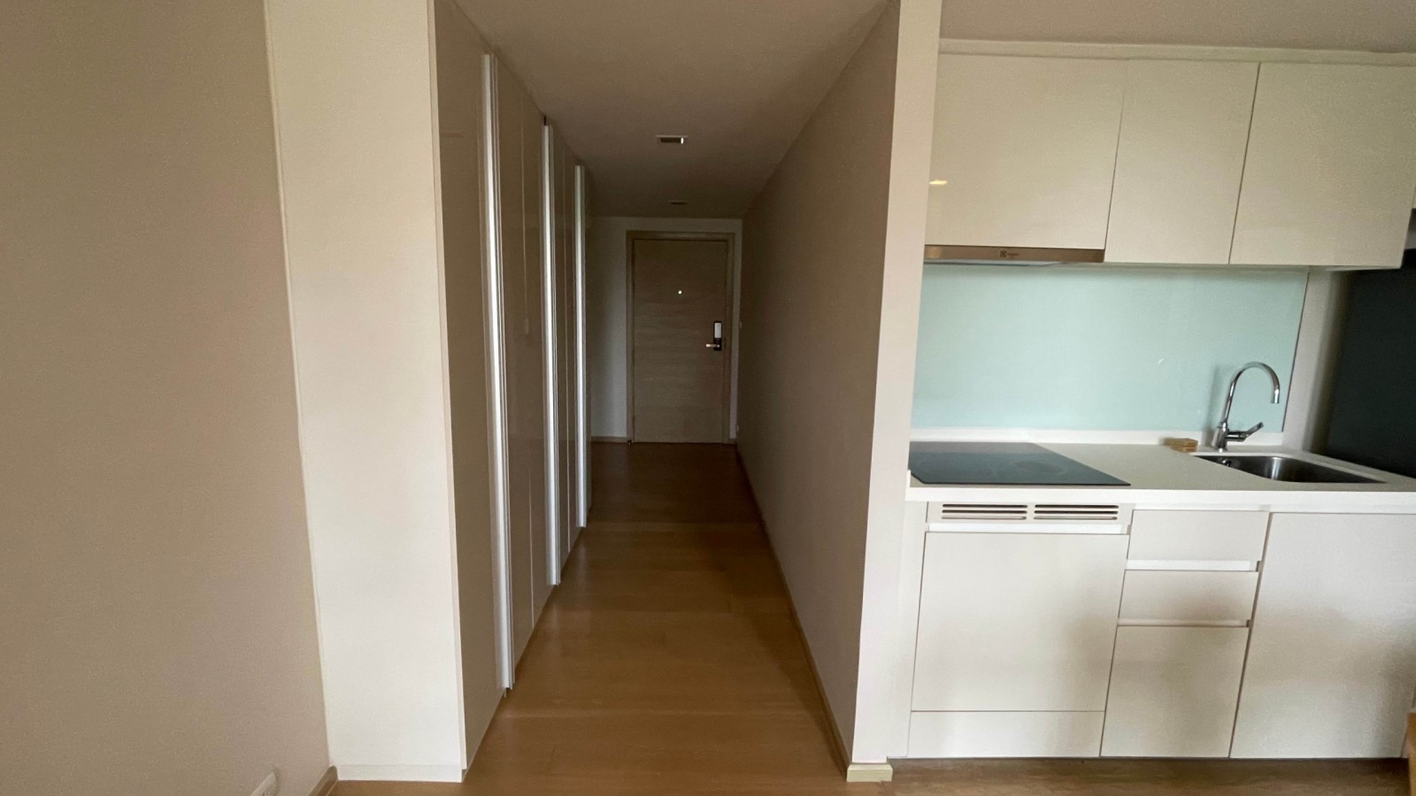 1B50A8F1-6561-43DE-9569-752FBC2DB48A