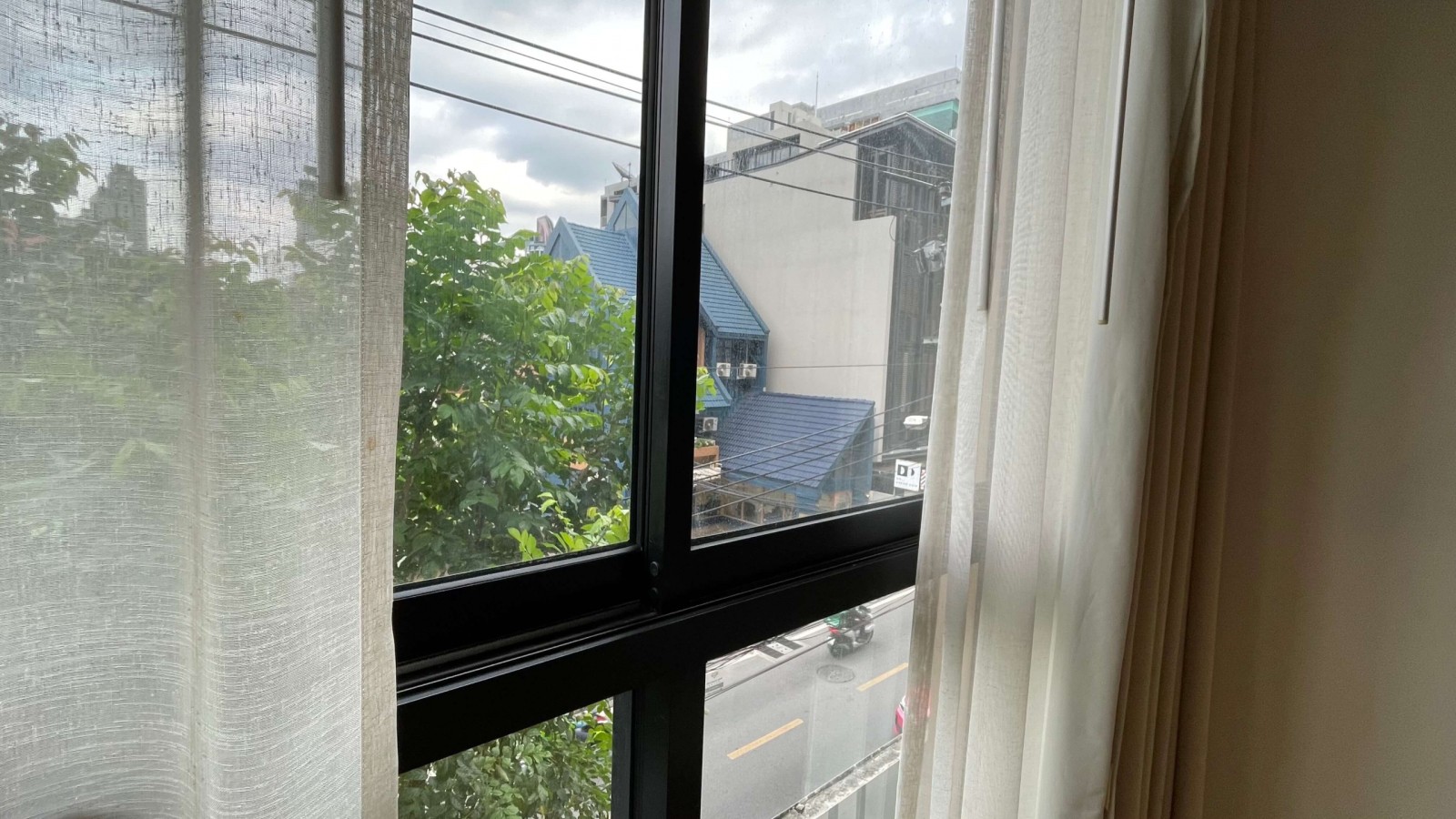 1F4C28BF-4629-40F9-B7C6-CA0CA36EAEAE