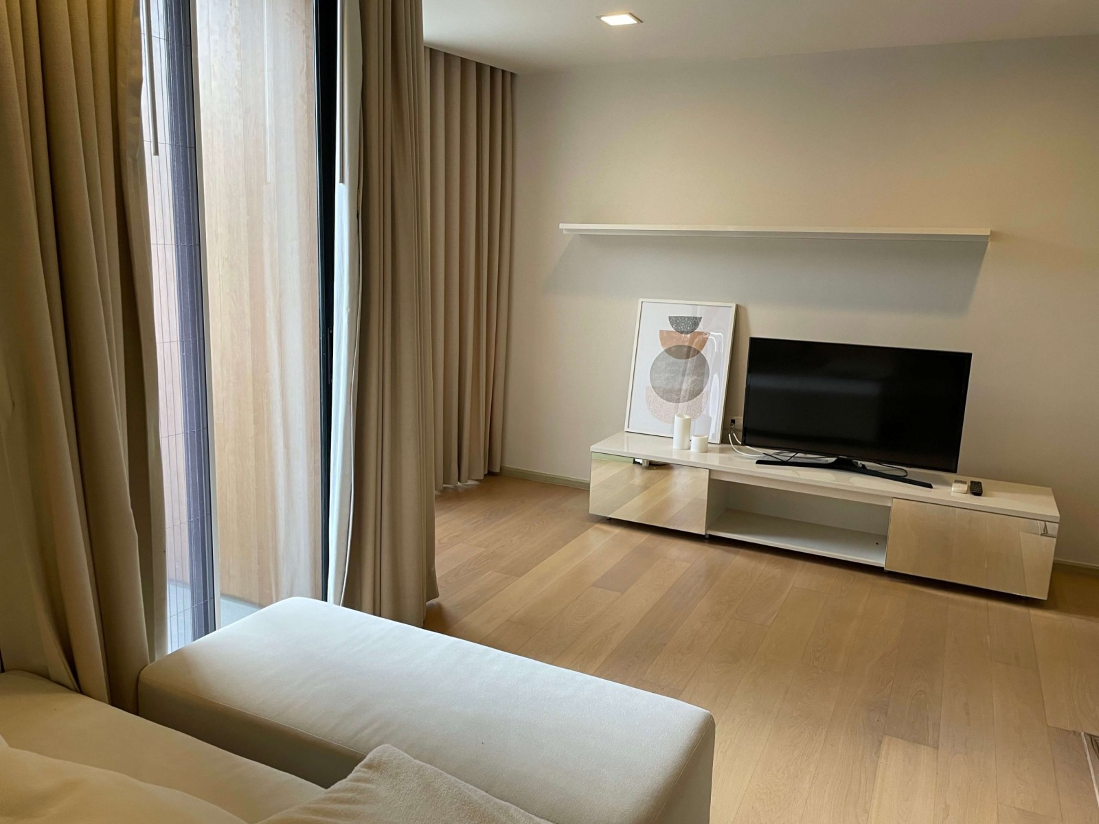 E704087F-47DD-4970-92EF-23808A468ADE