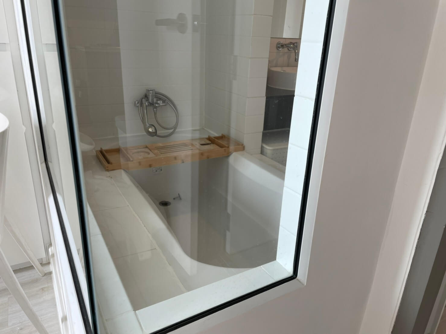 LINE_ALBUM_785 room_220515_0