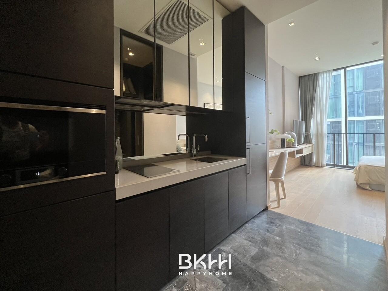 large-S__1720396 (1)