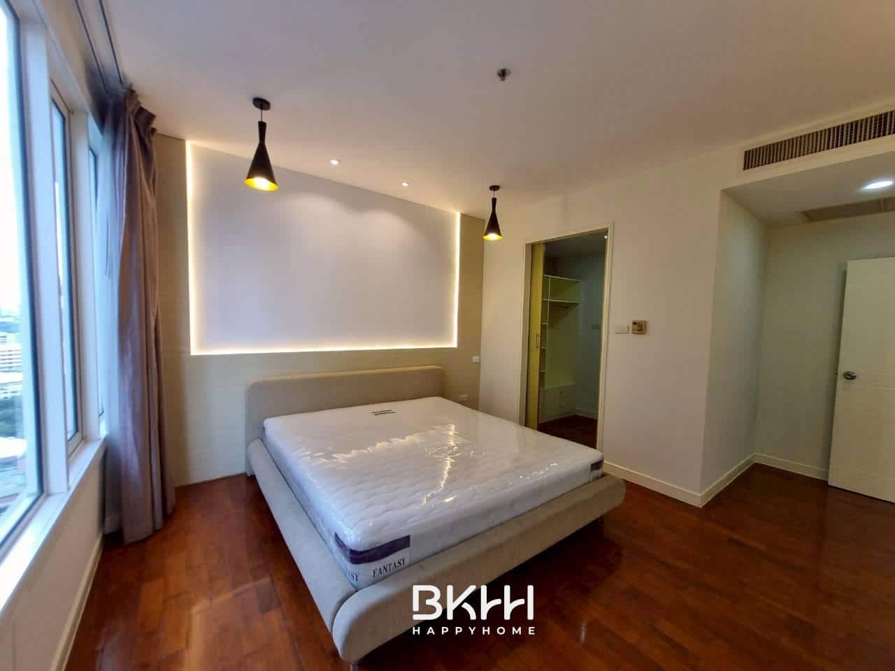 LINE_ALBUM_39106 condo baan siri 24_251012_11