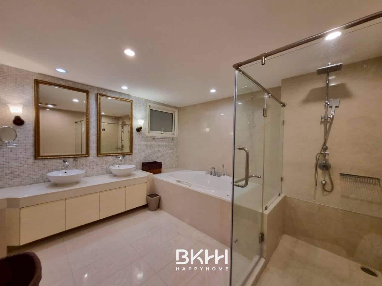 LINE_ALBUM_39136 condo baan siri 24_251012_23