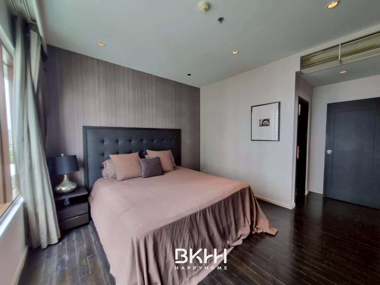 LINE_ALBUM_9325 condo emporio place_251012_5