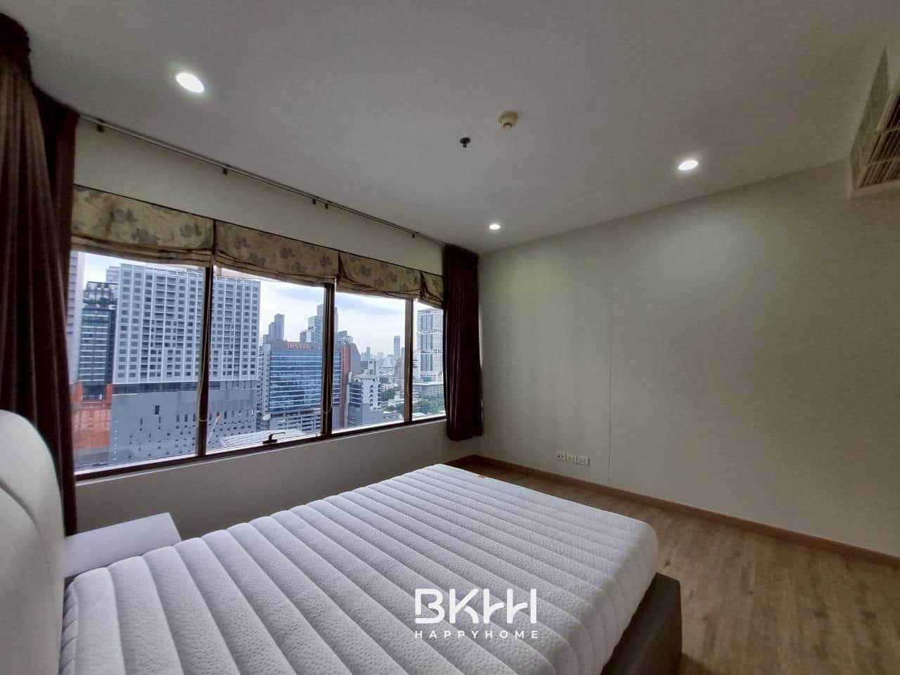 LINE_ALBUM_9348 condo emporio place_251012_11