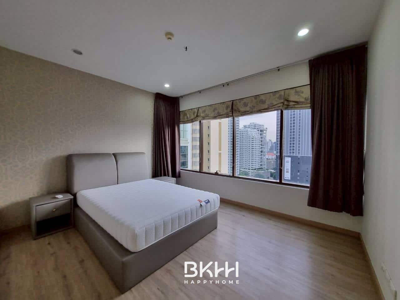 LINE_ALBUM_9348 condo emporio place_251012_12