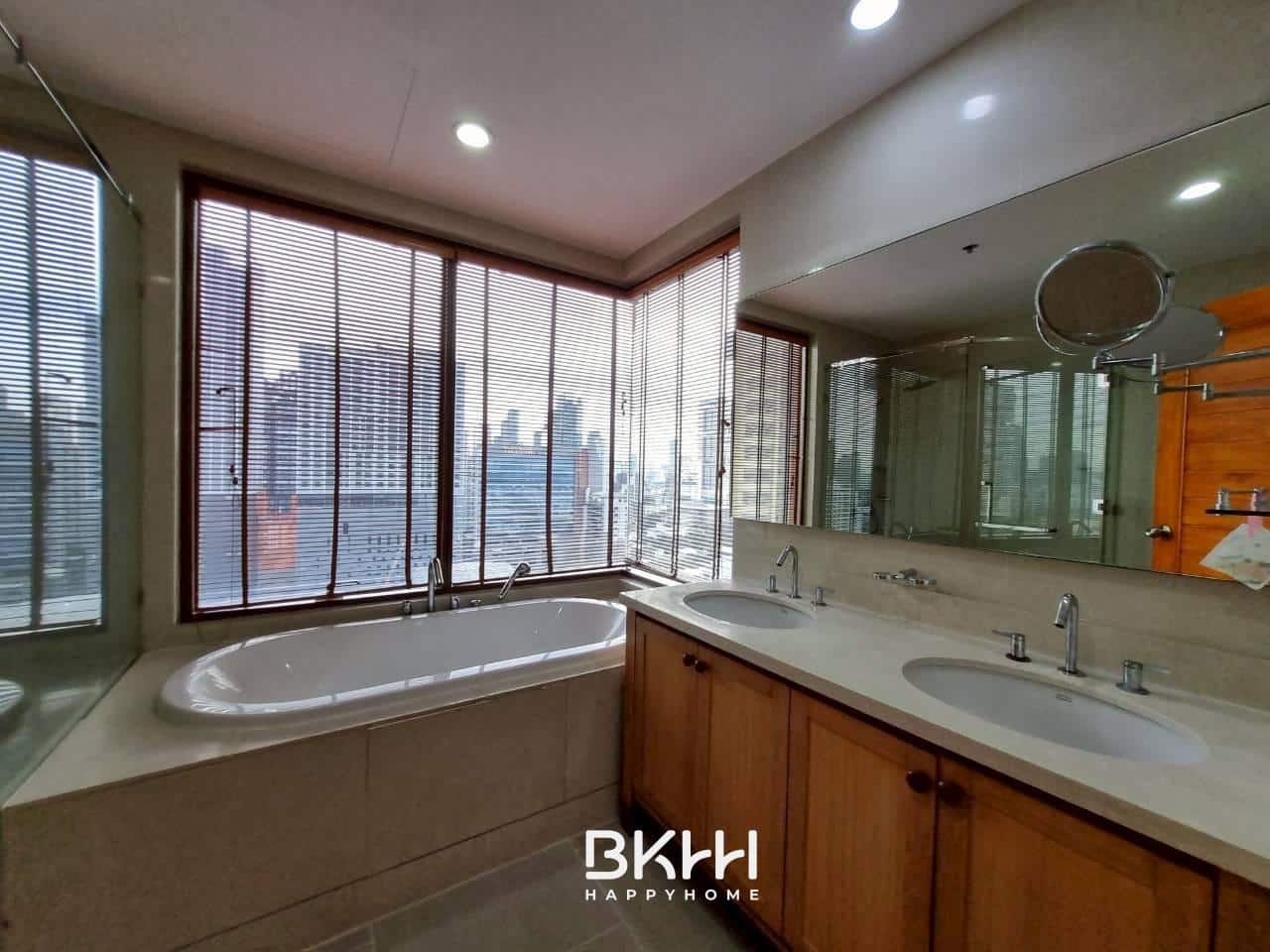 LINE_ALBUM_9348 condo emporio place_251012_3