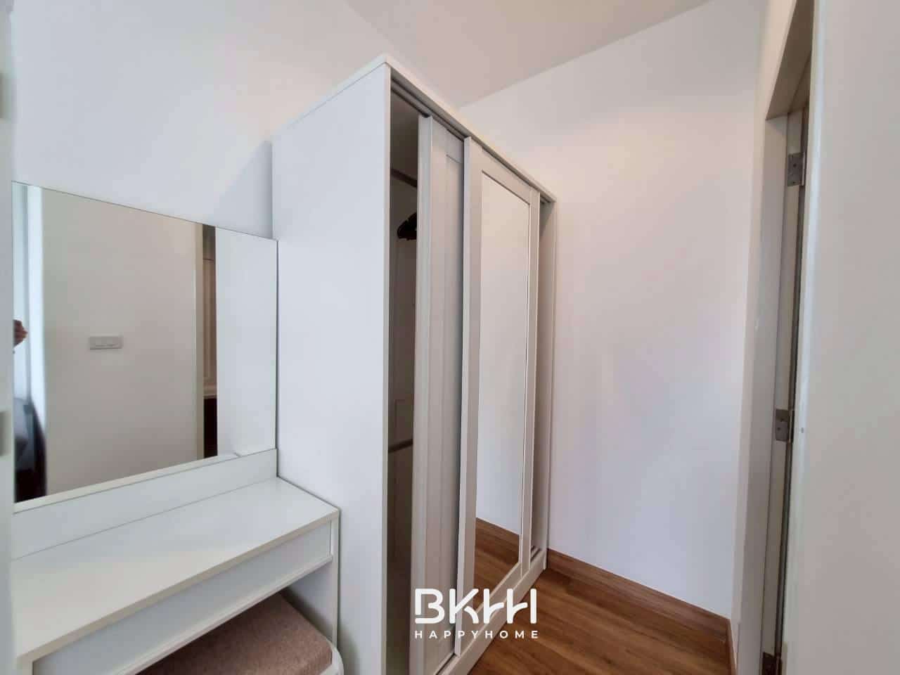 LINE_ALBUM_condo siri resldence 24128_251012_1