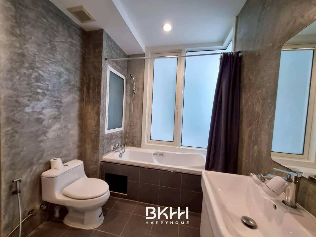 LINE_ALBUM_condo siri resldence 24128_251012_3