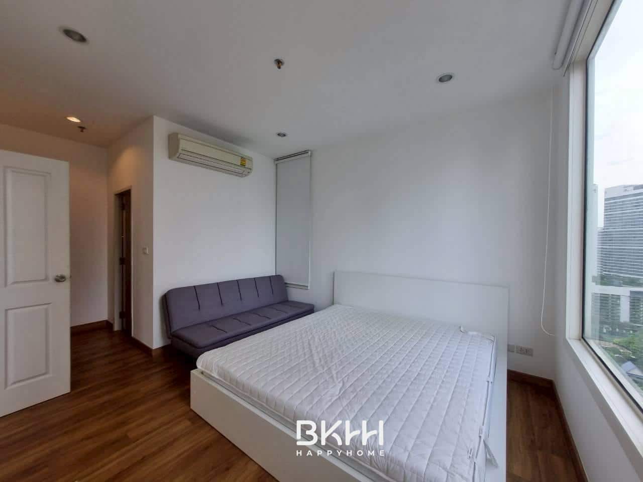 LINE_ALBUM_condo siri resldence 24128_251012_4