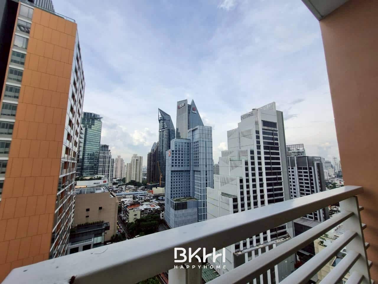 LINE_ALBUM_condo siri resldence 24128_251012_7