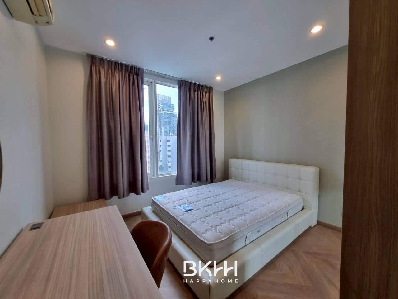 LINE_ALBUM_condo siri resldence 2440_251012_3