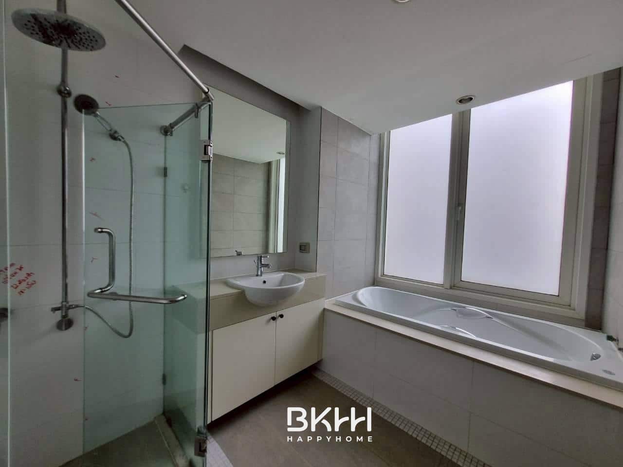 LINE_ALBUM_condo siri resldence 2440_251012_7