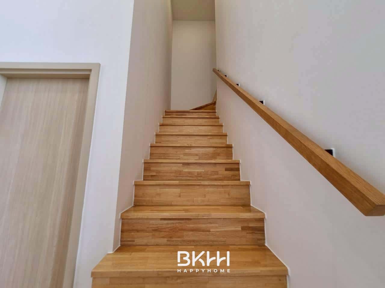 LINE_ALBUM_1.maru ekkamai ห้อง333 prop code fa0161_251102_8